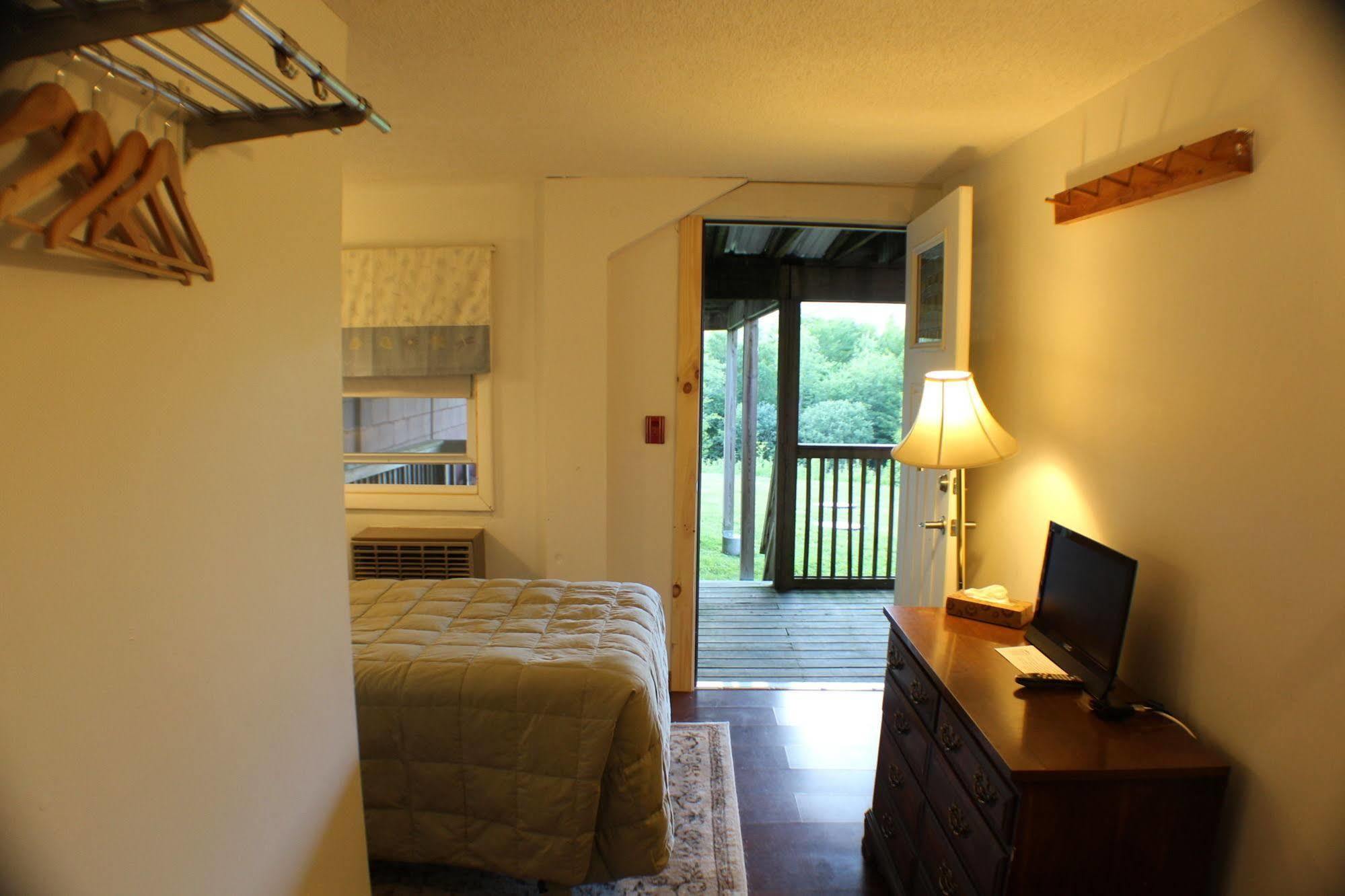 Bromley View Inn Bondville Dış mekan fotoğraf